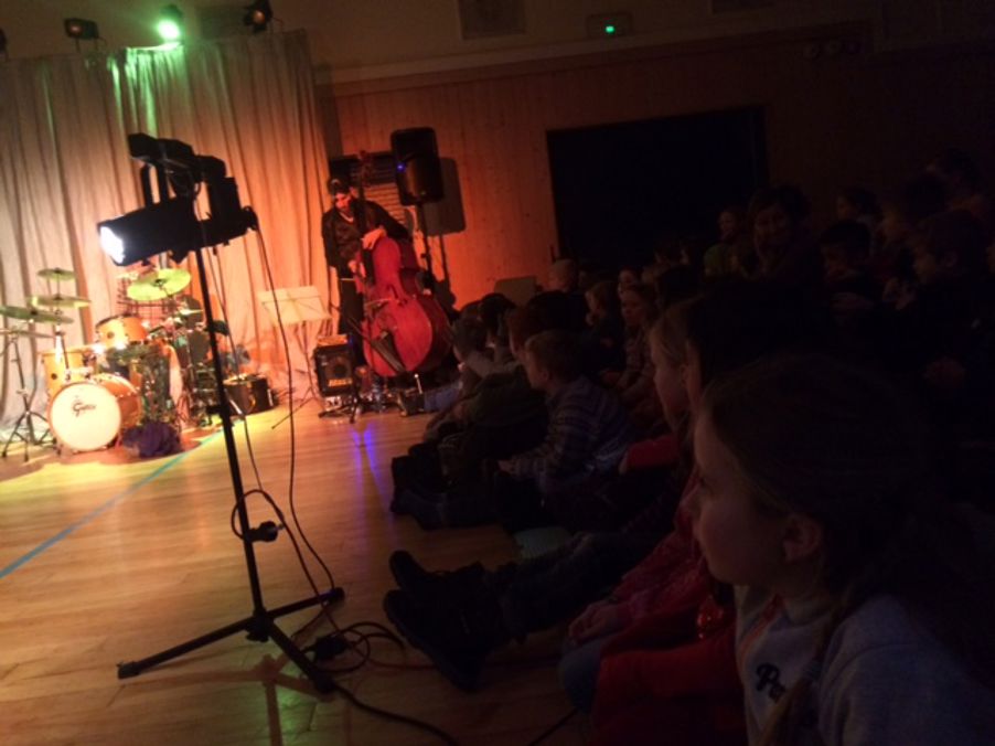 I tråd med musikken8